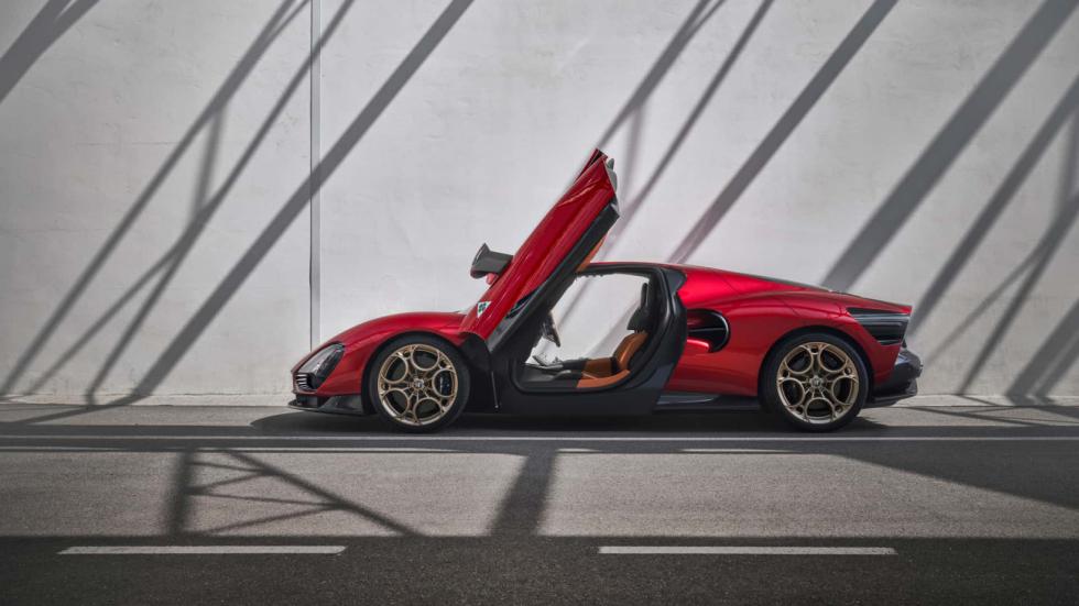 Η 33 Stradale είναι το νέο supercar της Alfa Romeo 